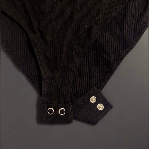 Spaghetti strap bodysuit - Picture 2 of 3